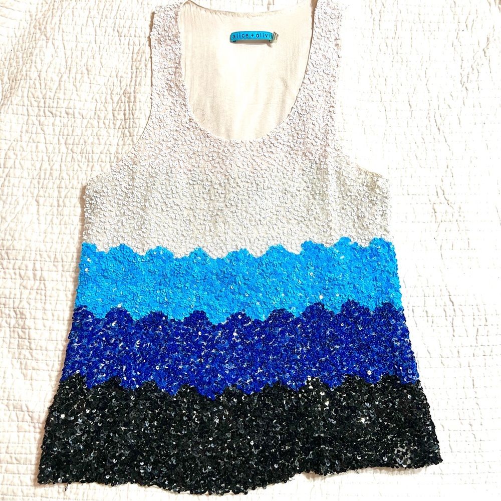 ALICE + OLIVIA Sequined Racerback Tank. Blue hombre XS